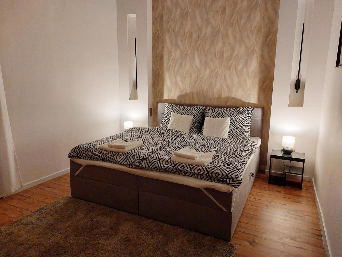 Square 16 Apartman - Absolutely Central Location With Self Check In Szombathely Extérieur photo