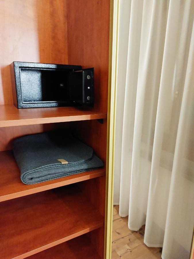 Square 16 Apartman - Absolutely Central Location With Self Check In Szombathely Extérieur photo