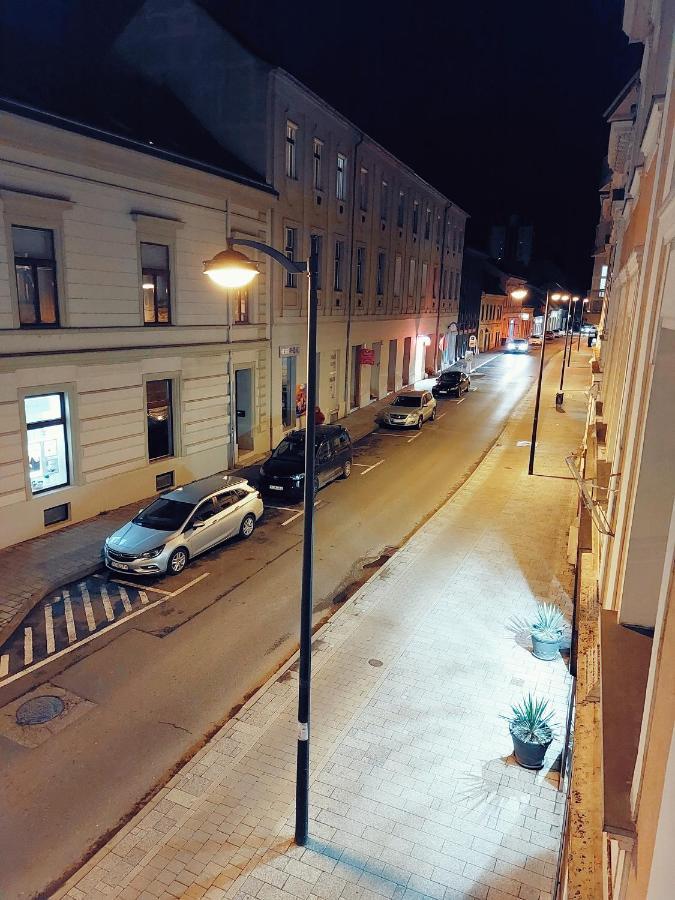 Square 16 Apartman - Absolutely Central Location With Self Check In Szombathely Extérieur photo