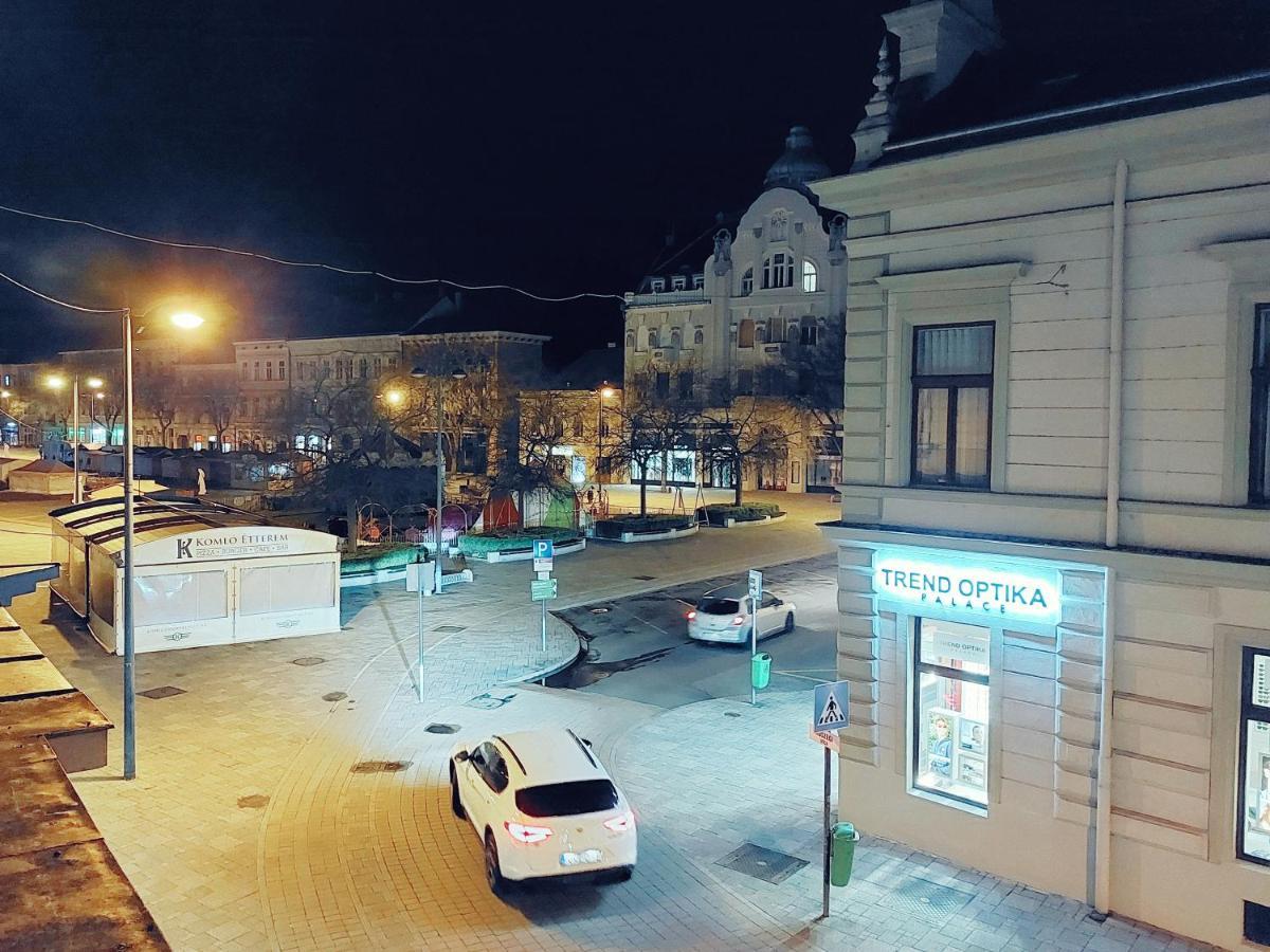 Square 16 Apartman - Absolutely Central Location With Self Check In Szombathely Extérieur photo